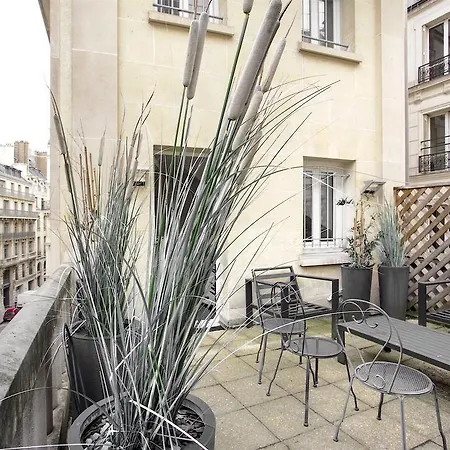 Saint Lazare Terrasse 3 * Parigi
